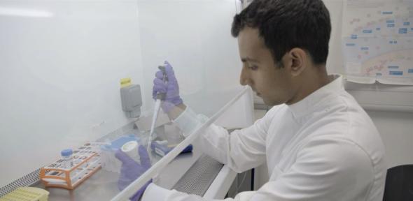 Diljeet Gill in the lab