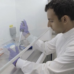 Diljeet Gill in the lab